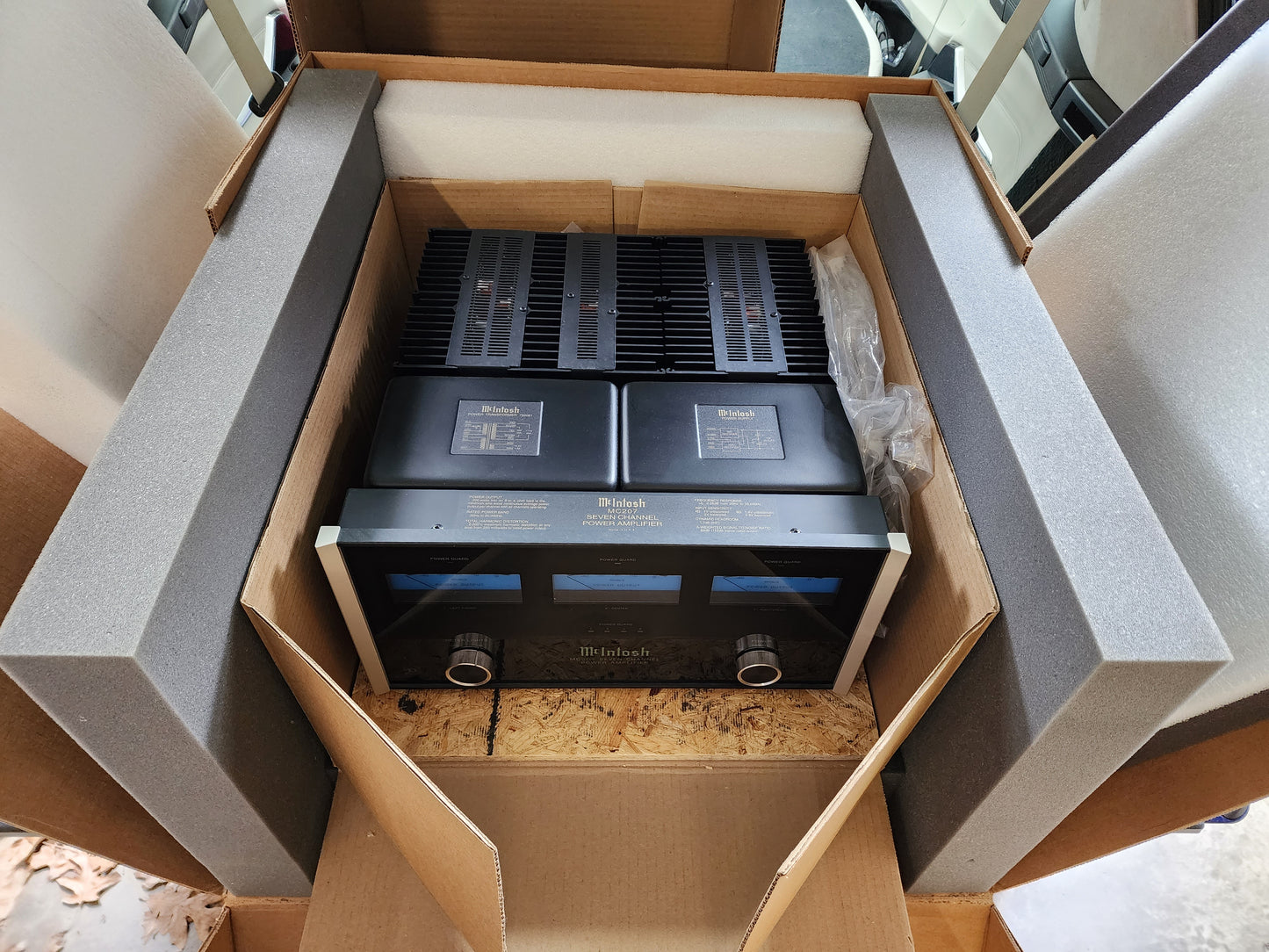McIntosh MC207 7-Channel 200 Watt Solid State Amplifier