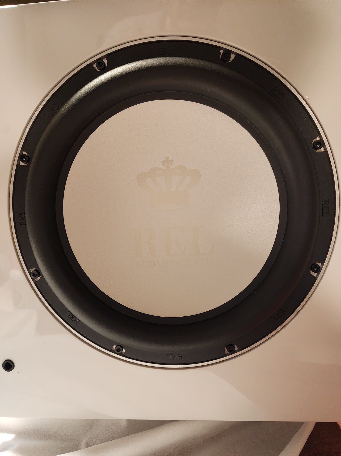 REL S/812 Powered Subwoofer - 800 Watts