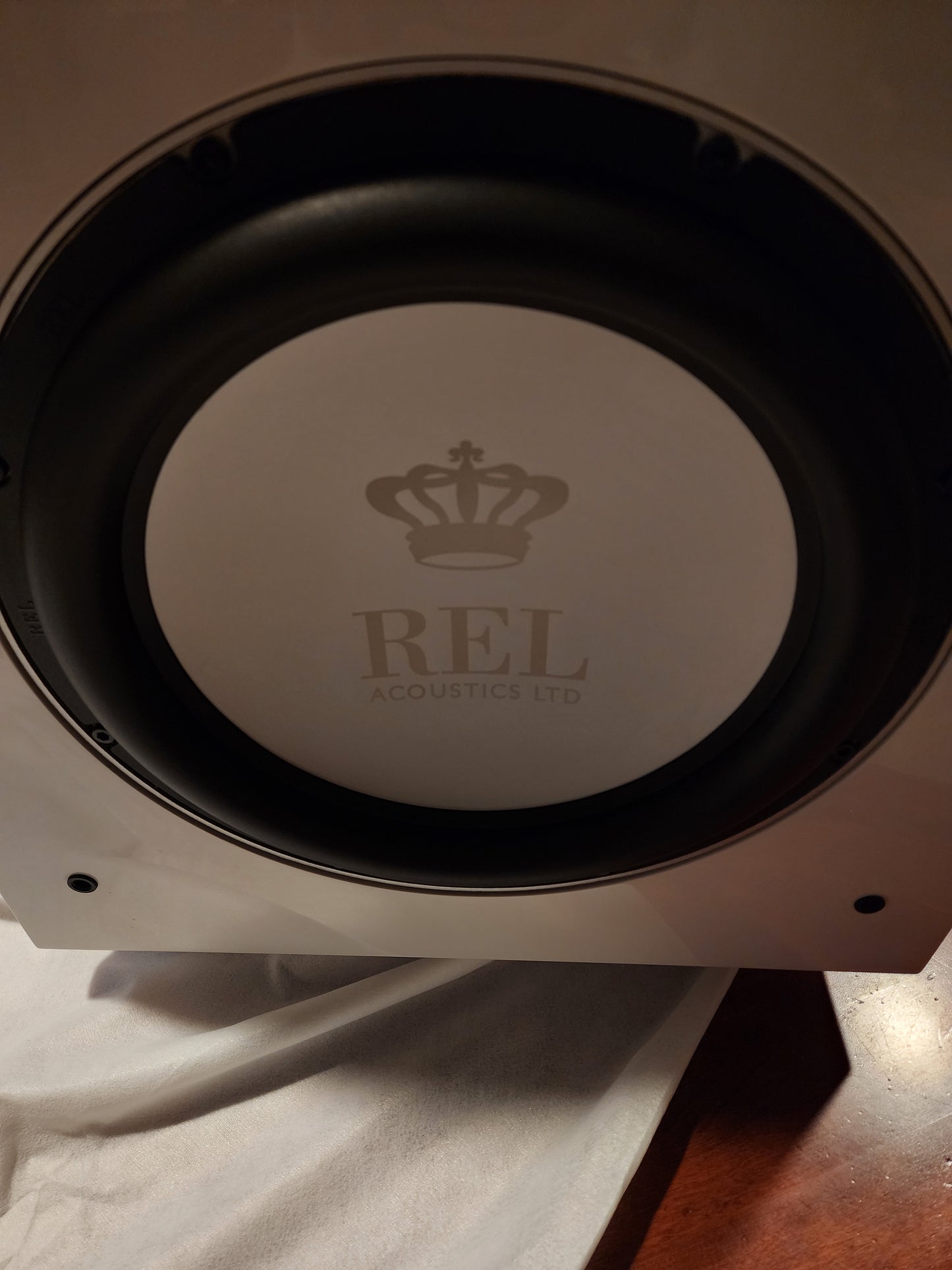 REL S/812 Powered Subwoofer - 800 Watts