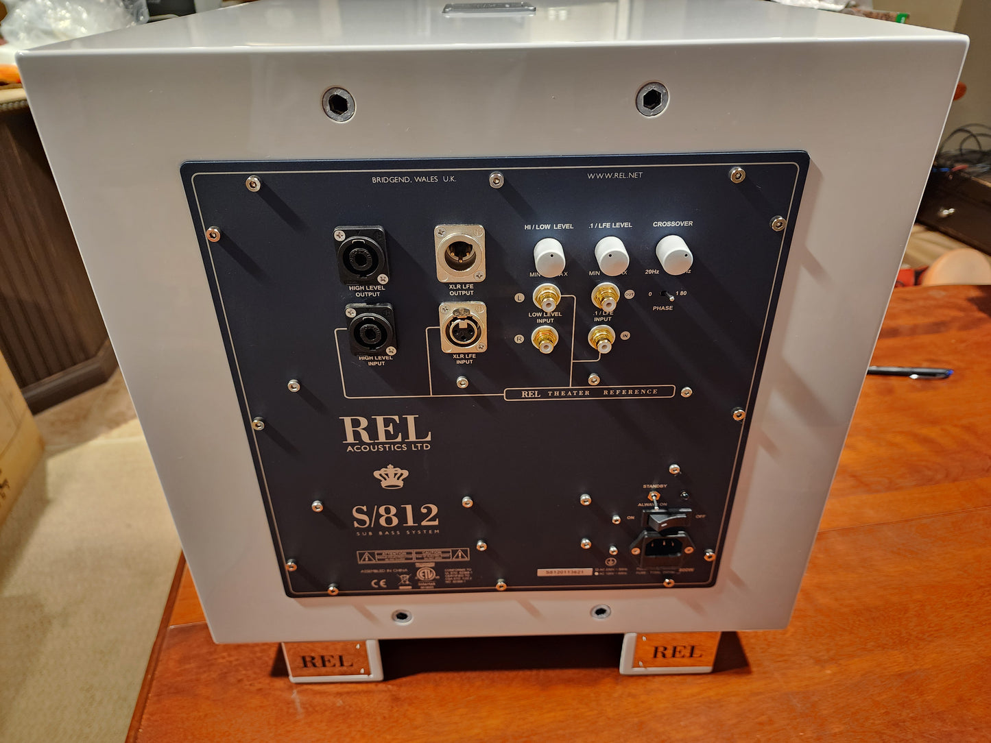 REL S/812 Powered Subwoofer - 800 Watts