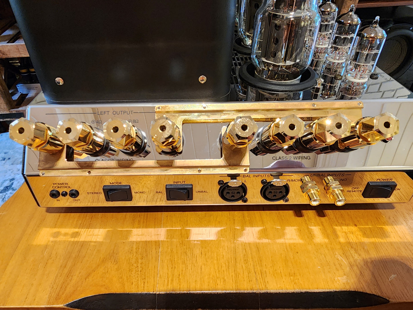McIntosh MC275 2-Channel Vacuum Tube Amplifier Mk VI- Trade-in - 9.5/10