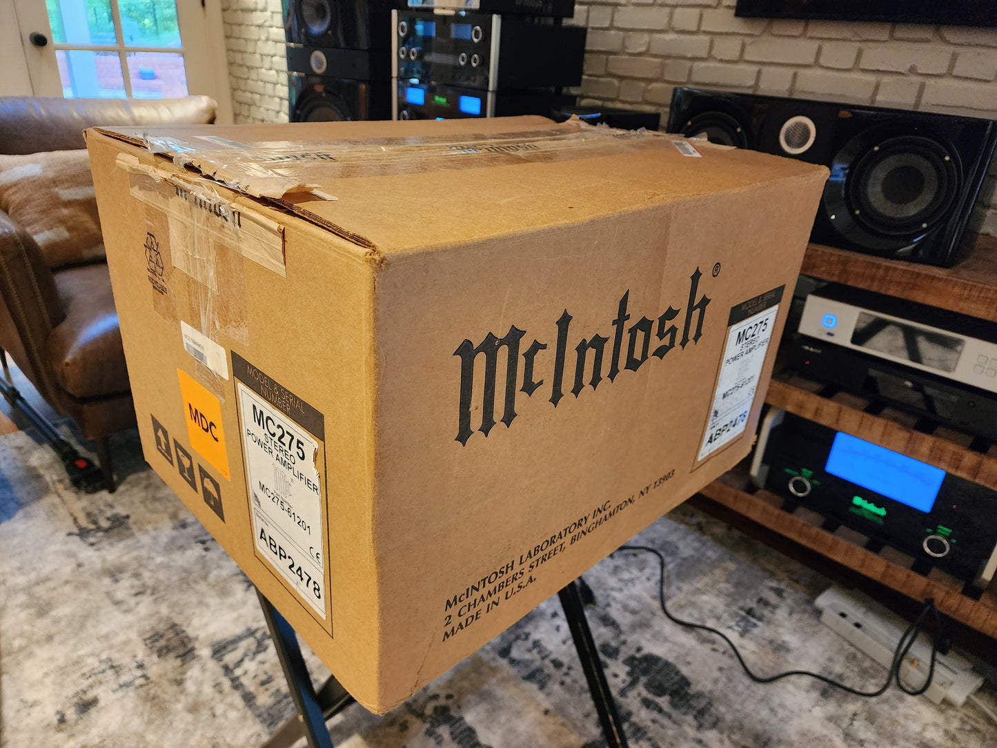 McIntosh MC275 2-Channel Vacuum Tube Amplifier Mk VI- Trade-in - 9.5/10