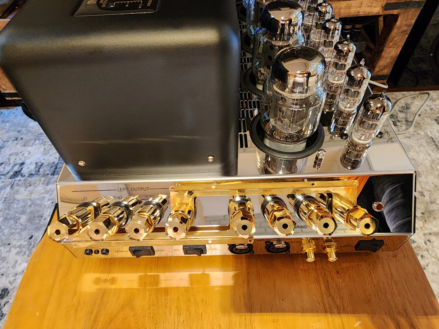 McIntosh MC275 2-Channel Vacuum Tube Amplifier Mk VI- Trade-in - 9.5/10