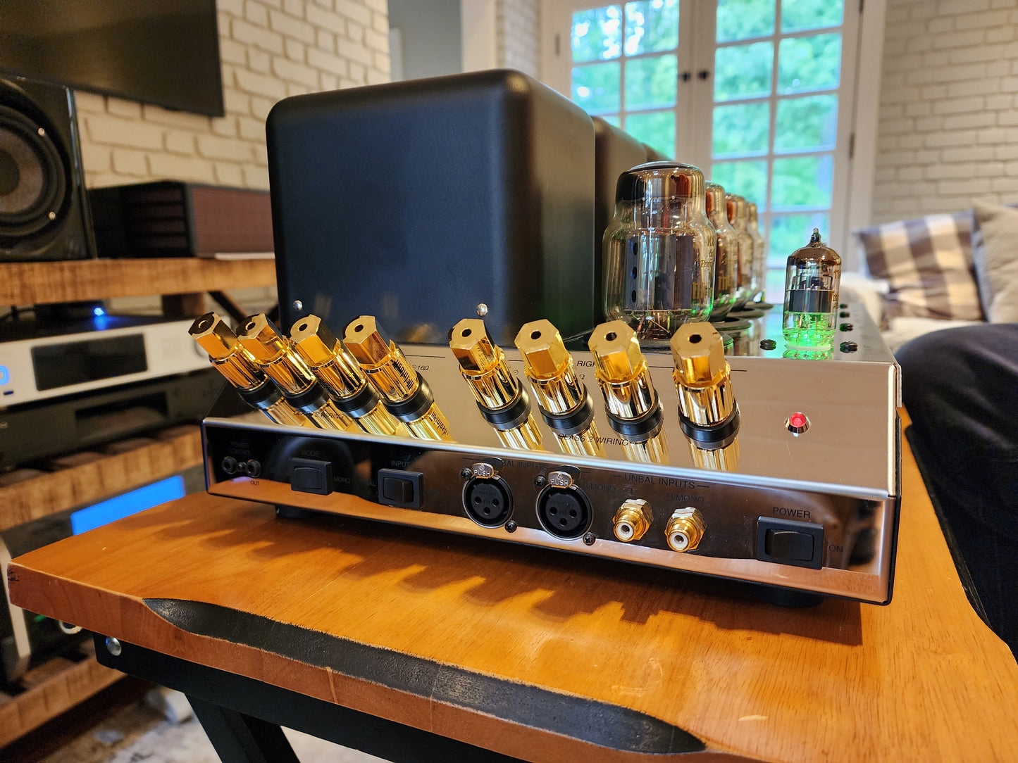 McIntosh MC275 2-Channel Vacuum Tube Amplifier Mk VI- Trade-in - 9.5/10