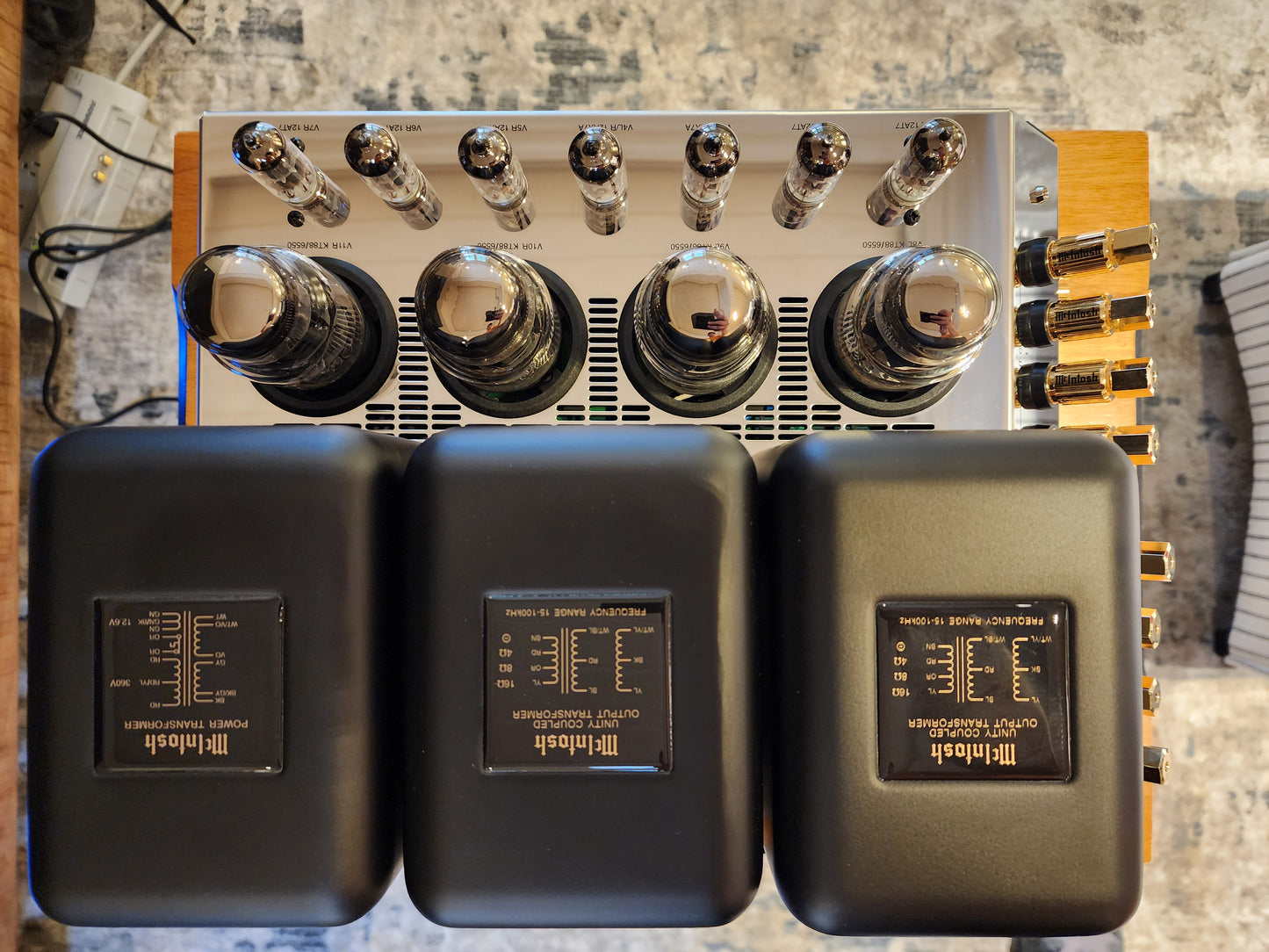 McIntosh MC275 2-Channel Vacuum Tube Amplifier Mk VI- Trade-in - 9.5/10