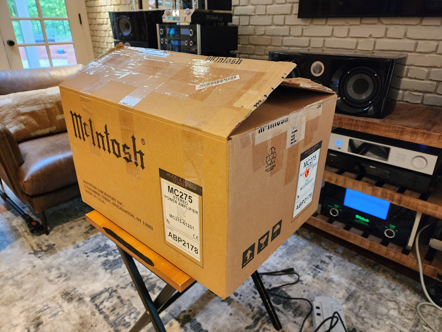 McIntosh MC275 2-Channel Vacuum Tube Amplifier Mk VI- Trade-in - 9.5/10