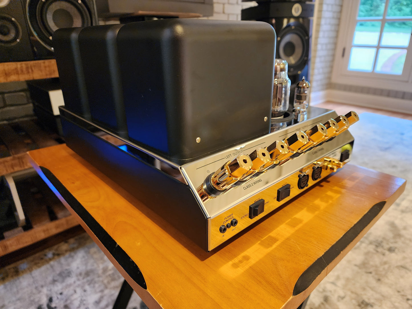 McIntosh MC275 2-Channel Vacuum Tube Amplifier Mk VI- Trade-in - 9.5/10