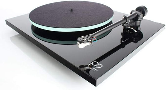 Rega Planar 2 Turntable with Pre-mounted Carbon MM Cartridge